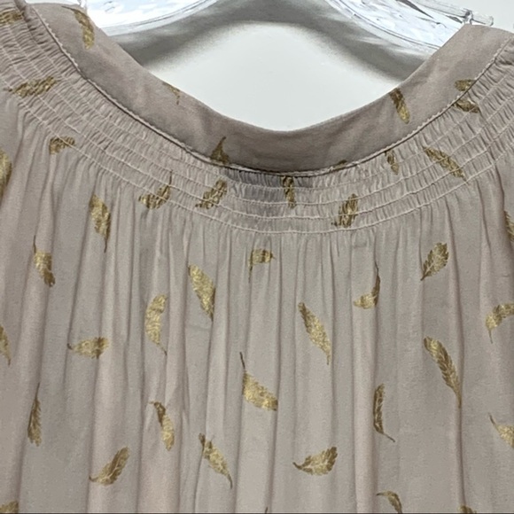 TORRID 1 | Women’s Size 1X | Long Sleeve Ivory Gold Feathers Crepe Blouse Top - Picture 4 of 14